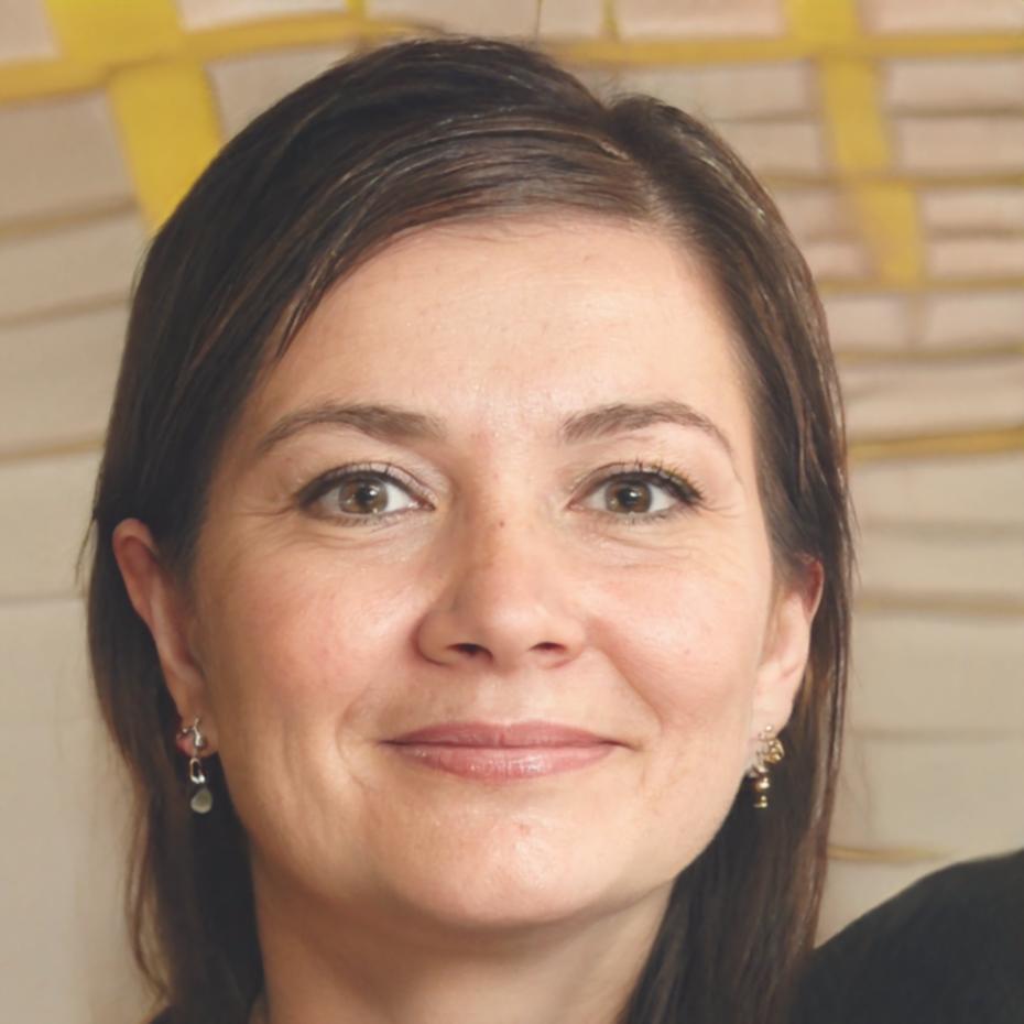 Retrato profesional de Laia Ferrer, responsable de formación técnica en delphivara