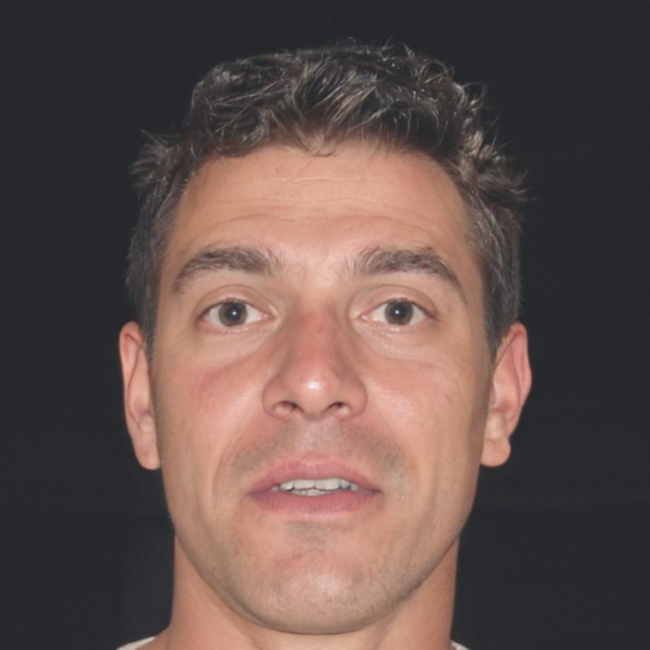 Retrato profesional de Andrés Vilalta, coordinador de soporte técnico en delphivara